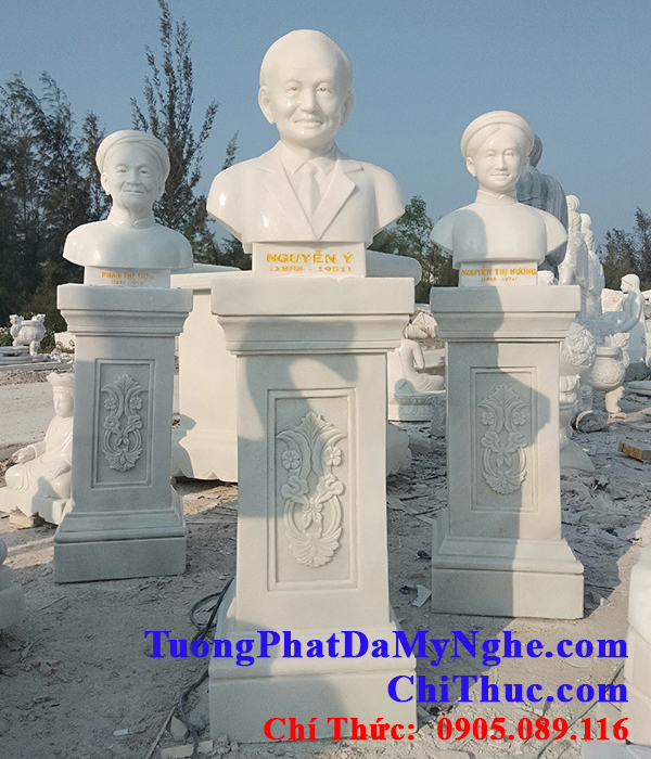 Tượng chân dung đá Non nước - Đà Nẵng