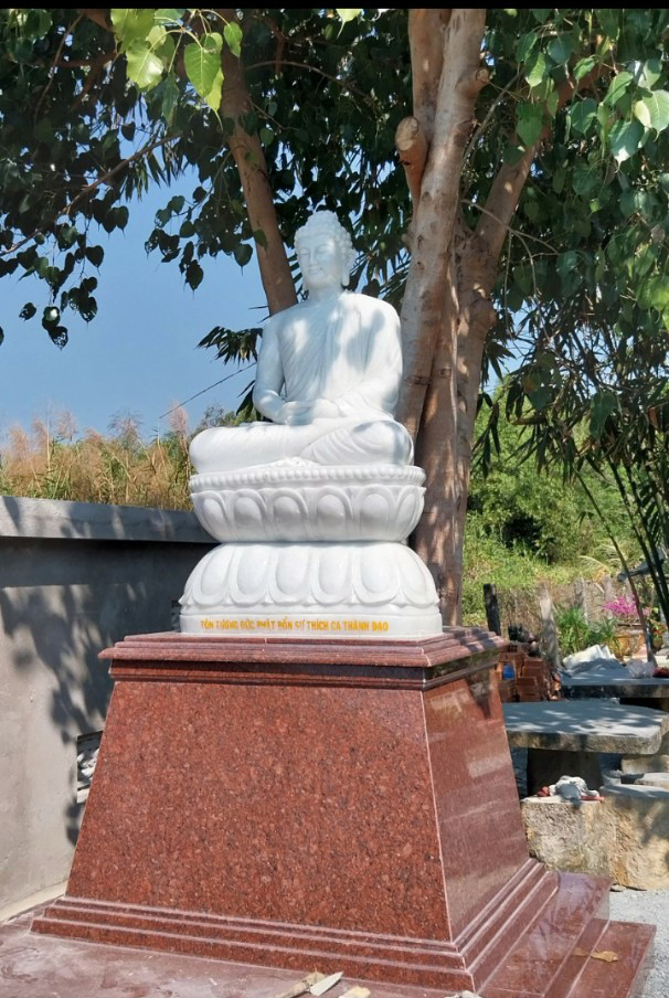 tượng phật đá non nước